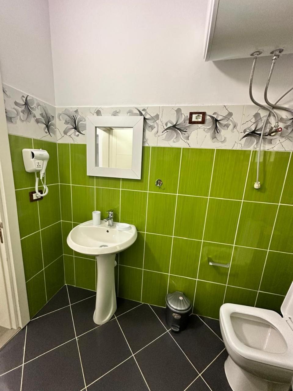 Hostel Leon Berat Kültér fotó